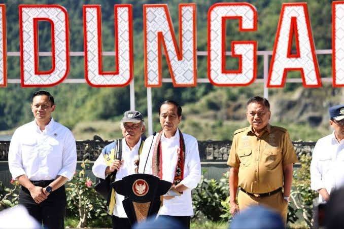 Menteri Agraria dan Tata Ruang/Kepala Badan Pertanahan Nasional (ATR/BPN) Agus Harimurti Yudhoyono (AHY) kunjungan kerja perdana dampingi Presiden Jokowi resmikan Bendungan Lolak di Bolaang Mongondow, Sulawesi Utara (Sulut), Jumat 23 Februari 2024. (Foto: Istimewa)