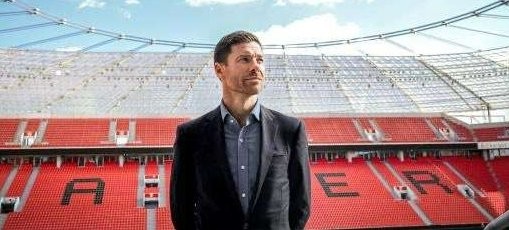 Xabi ALonso tak mau terpengaruh spekulasi mengenai potensi kepindahannya ke Liverpool atau Bayern Munchen