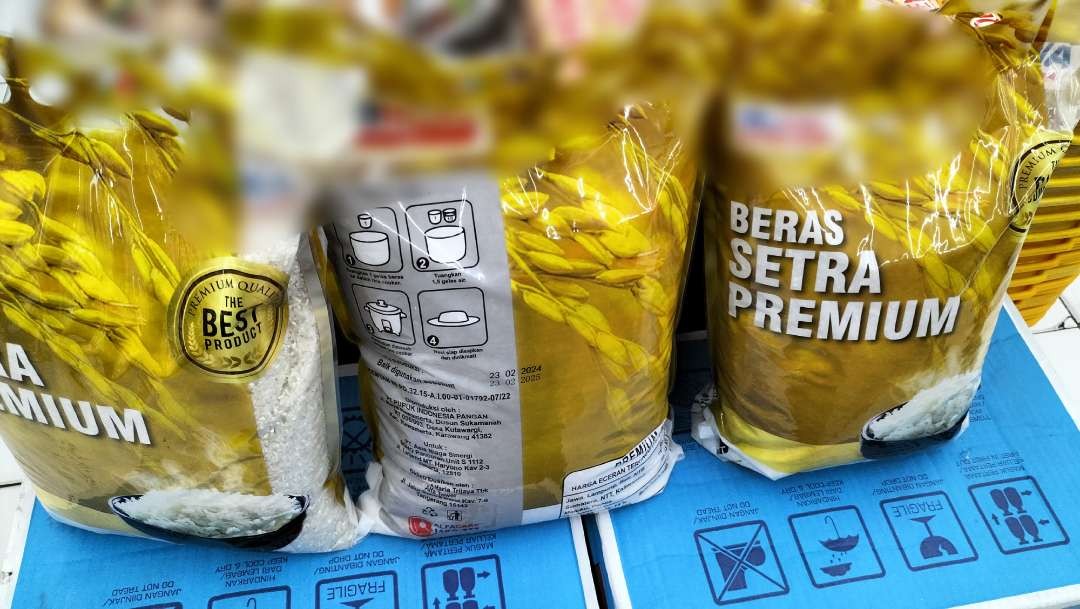 Harga beras melambung tajam. Membikin banyak rakyat menjerit. (Foto: Istimewa)