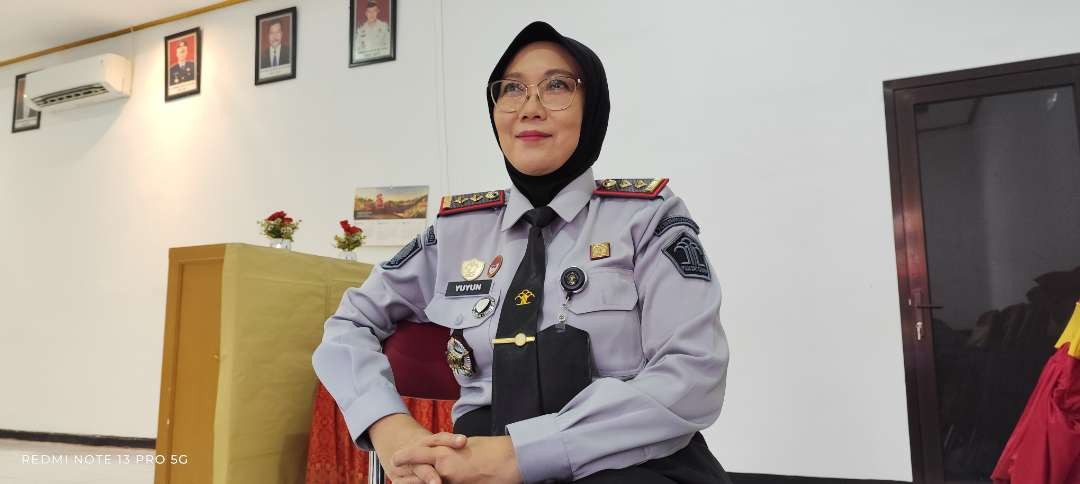 Kepala Bapas kelas 2 Kediri Yuyun Nurliana. Pihak Balai Permasyarakatan Kelas II Kediri telah melakukan pendampingan kepada Dua orang pelaku yang notebene adalah kakak kelas senior dari korban. (Foto: Fendi Lesmana/ngopi bareng.id)