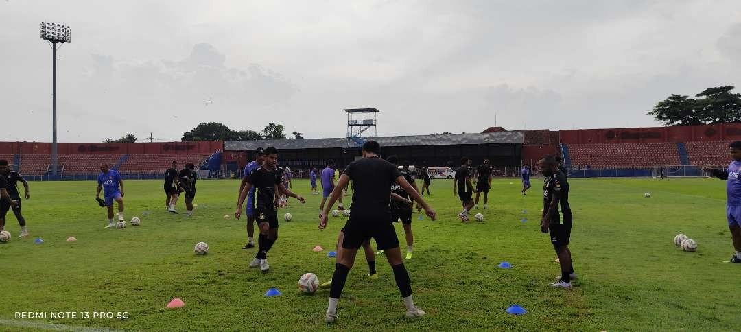 Tidak ada pilihan bagi Persik Kediri untuk bisa memenangkan laga pekan ke 28 Liga 1 2023/2024 melawan Rans Nusantara FC di Stadion Brawijaya Kediri Jumat 08 Maret 2024 sore (Foto: Fendi Lesmana/ngopibareng.id)