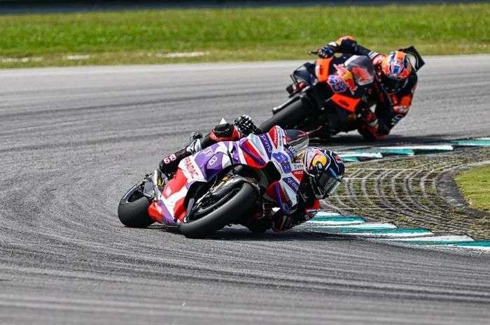 Sirkuit Internasional Lusail menjadi saksi aksi gemilang Jorge Martin dari Pramac Racing dalam sesi kualifikasi MotoGP Qatar 2024. (Foto: AFP)