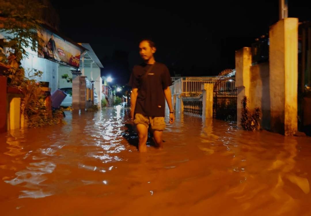 Banjir kembali terjang Mojokerto.(Foto Deni Lukmantara/Ngopibareng)