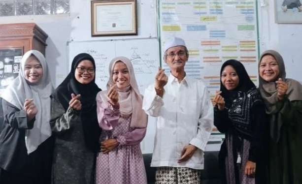 KH Husein Muhammad dan para kerabatnya. (Foto: adi/ngopibareng.id)