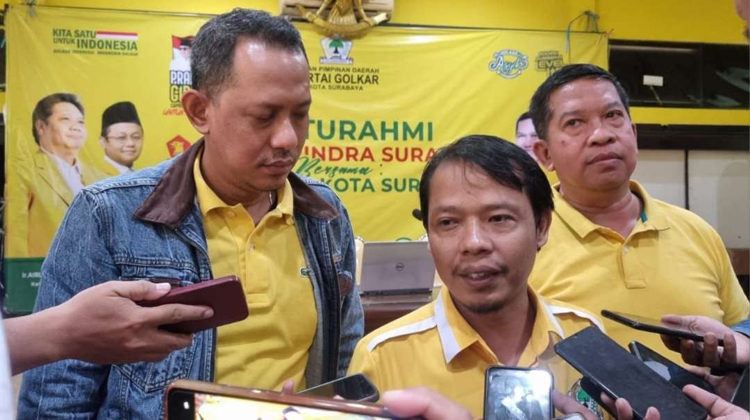 Ketua Bappilu DPD Golkar Kota Surabaya, M. Khlaid Asyadullah (tengah). (Foto: Istimewa)