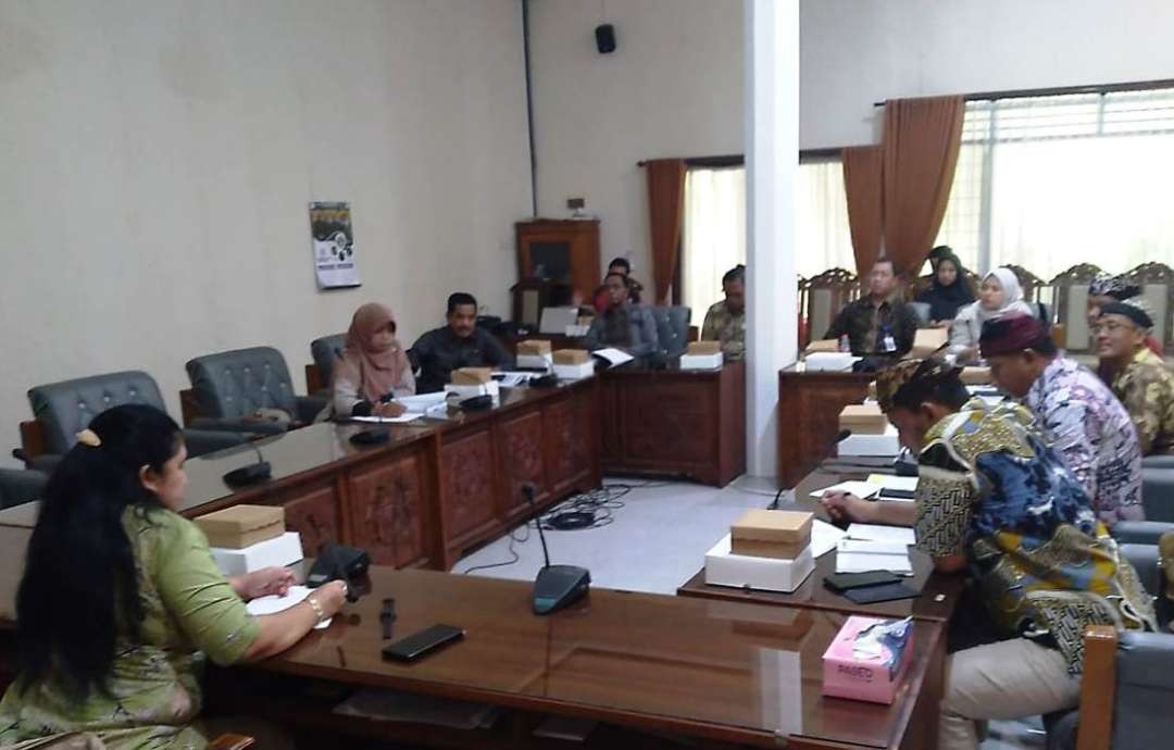 Pembahasan ranwal RPJPD Banyuwangi antara gabungan komisi I dan III DPRD Banyuwangi dan eksekutif (foto: istimewa)