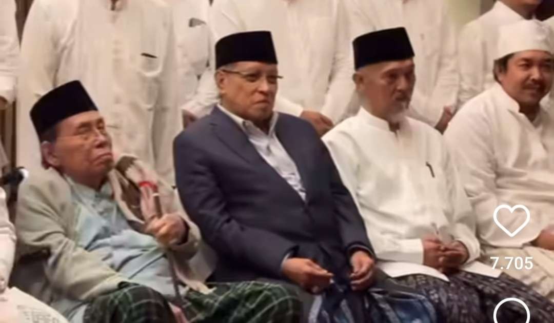 Para ulama pesantren: KH Nurul Huda Djazuli (Ploso Kediri), KH Said Aqil Siroj (PP Ats-Tsaqofah Jakarta), KH Moh Karabin Machrus (PP Lirboyo Kediri) dan KH Cholil As'ad (PP Sunan Ampel, Situbondo). (Foto: adi/ngopibareng.id)