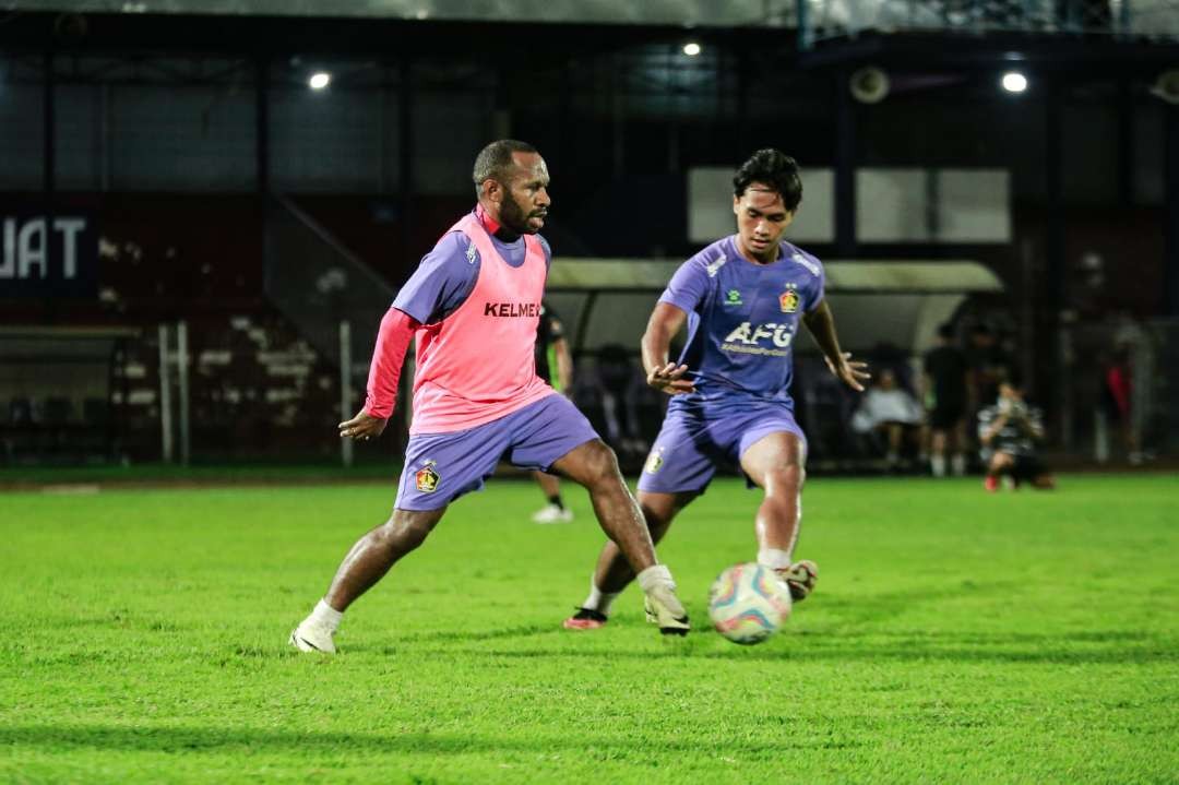 Persik Kediri siap bertarung habis-habisan melawan Persija Jakarta dalam laga pekan ke-29 BRI Liga 1 di Stadion I Wayan Dipta Gianyar. (Foto: Istimewa)