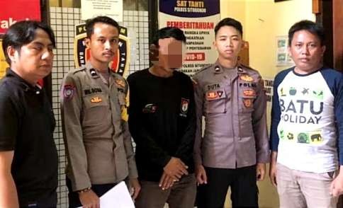 Pria duda di Situbondo menjual motor milik mantan istri dijebloskan ke tahanan Polres Situbondo. (Foto: Dok. Humas Polres Situbondo)