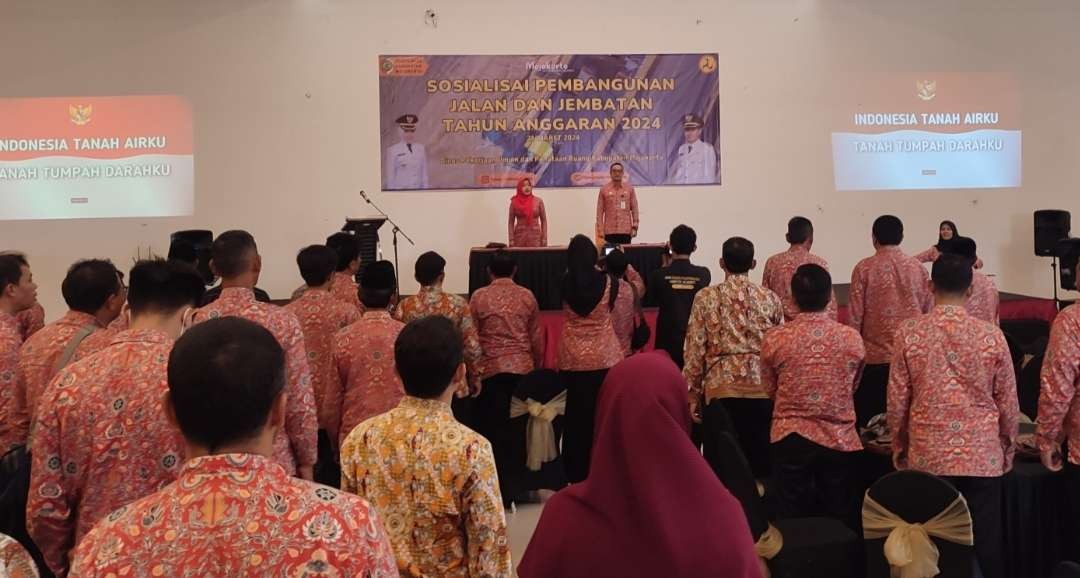 Sosialisasi pembangunan jalan dan jembatan tahun anggaran 2024. (Foto: Deni Lukmantara/Ngopibareng.id)