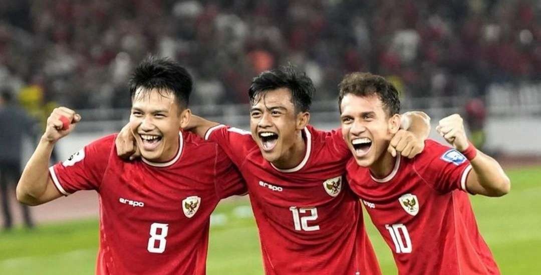 Gol tunggal Egy Maulana Vikri (kanan) berkat keberhasilannya memanfaatkan lemparan Pratama Arahan (tengah), pertandingan Kualifikasi Piala Dunia 2026 di Stadion Utama Gelora Bung Karno (GBK), Kamis 21 Maret 2024 pukul 20.30 hingga 22.30 WIB. (Foto: Istimewa)