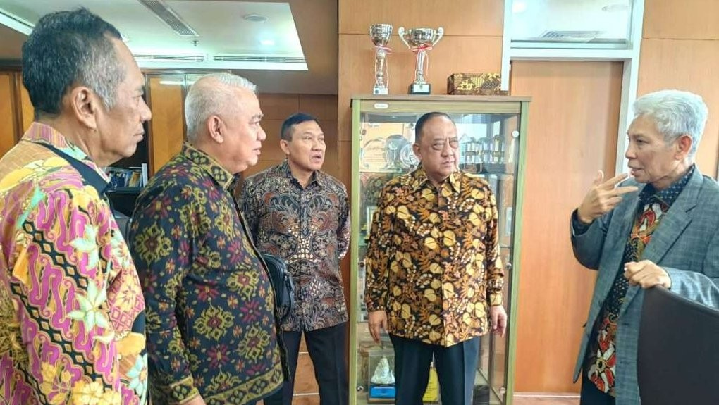 Ketua KONI Pusat, Marciano Norman (kedua dari kanan). (Foto: KONi Pusat).