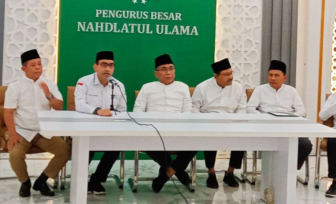 Ketua Umum PBNU KH Yahya Cholil Staquf secara resmi mengucapkan selapat kepada pasangan Capres Cawapres Prabowo Gibran yang telah ditetapkan KPU sebagai pemenang Pilpres 2024 ( Foto: Asmanu Sudarso/ngopibareng.id)