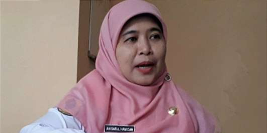 Plt Kepala Dispendik Bondowoso Anisatul Hamidah menjelaskan guru PNS dan PPPK akan menerima tunjangan profesi guru sebelum Lebaran 2024.(Foto:Guido/Ngopibareng.id)