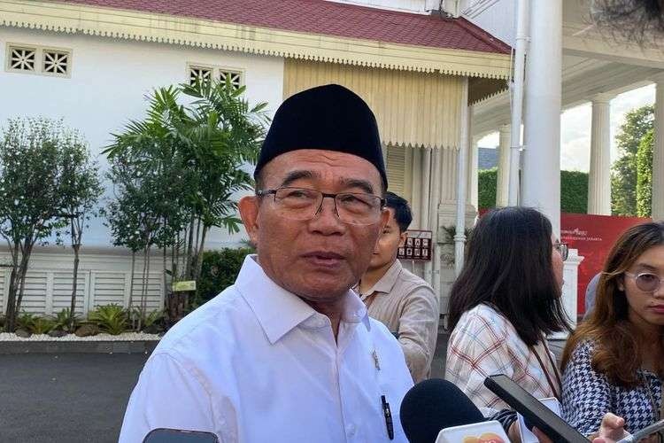 Menko PMK Muhadjir Effendy buka suara soal dugaan tindak pidana perdagangan orang (TPPO) terhadap 1.047 mahasiswa dengan modus magang ke Jerman. (Foto: Ant)