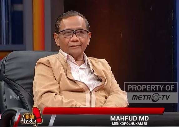 Mantan Menko Polhukam RI, Mahfud MD menjadi narasumber di acara Kick Andy, dipandu Andy F Noya di Metro TV, pada 20 Februari 2023. (Foto: Tangkapan layar YouTube Metro TV)
