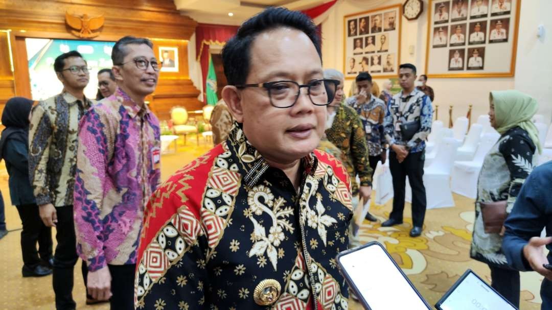 Pj Gubernur Jatim, Adhy Karyono. (Foto: Fariz Yarbo/Ngopibareng.id)