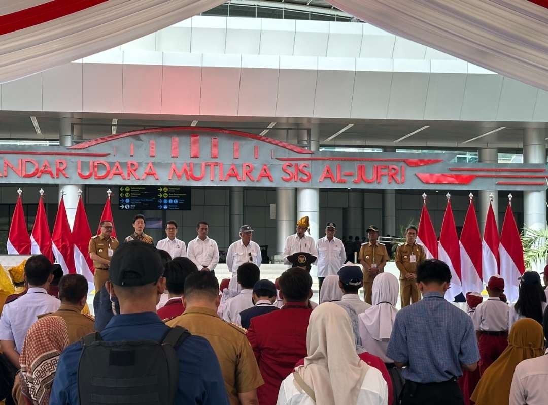 Presiden Jokowi meresmikan Bandara Mutiara Sis Al-Jufri di Palu, Selasa 26 Maret 2024. (Foto: Setpres)