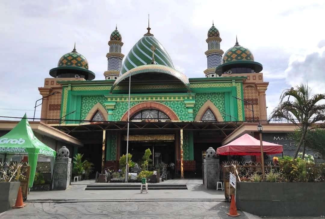 Masjid Agung Al Fattah Kota Mojokerto.(Foto: Deni Lukmantara/ngopibareng.id)