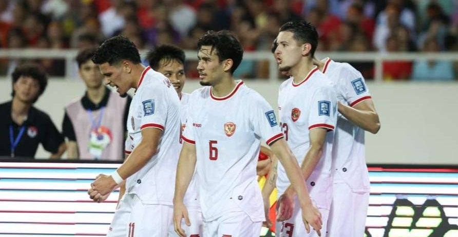 Ragnar Oratmangoen dan Tom Haye jalani debut bersama Timnas Indonesia melawan Vietnam di Hanoi. (Foto: PSSI)