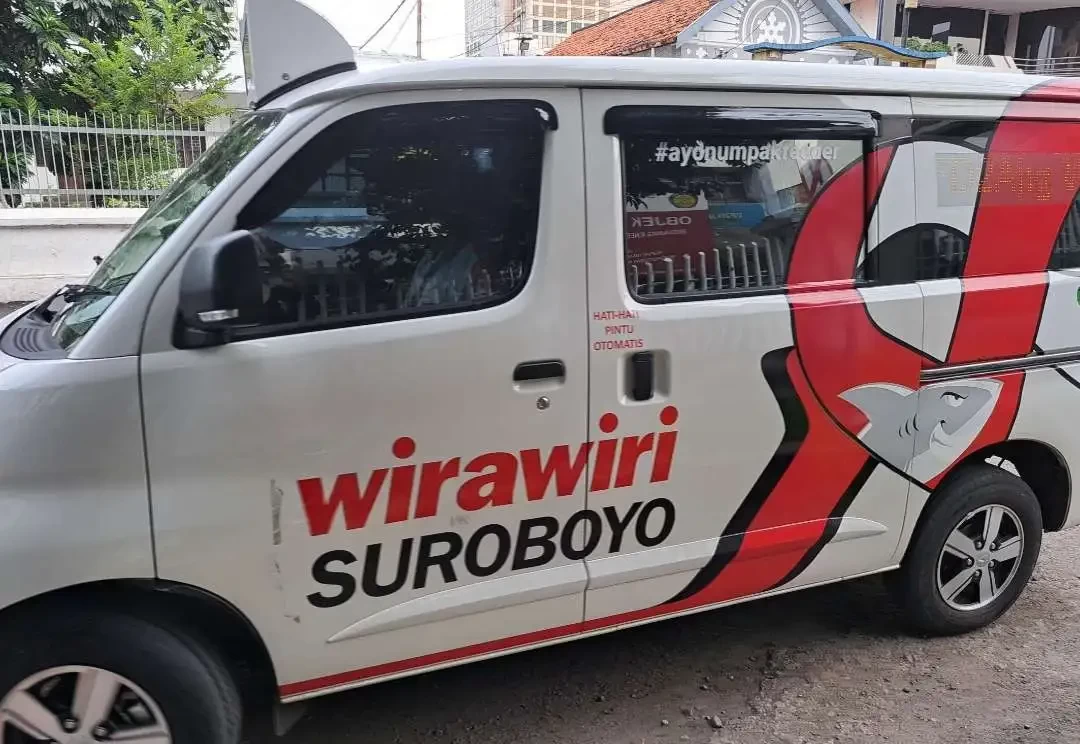 Armada Wira-Wiri Suroboyo, yang penumpangnya telah mencapai ratusan ribu pada Februari 2024 lalu. (Foto: Pita Sari/Ngopibareng.id)