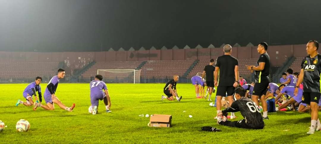 Persik Kediri akan bertanding melawan Persikabo 1973 pada laga pekan ke 30 Liga 1 di Stadion Brawijaya Kediri Kamis 28 Maret 2024 malam (Foto: Fendi Lesmana/ngopibareng.id)