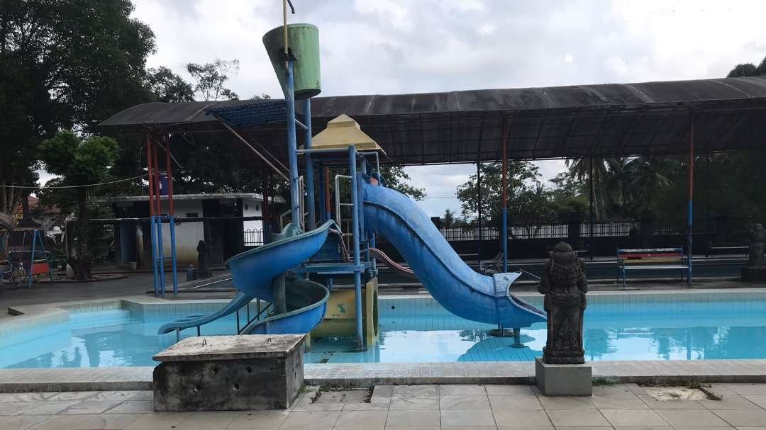 Wisata Kolam Renang Penataran. (Foto: Choirul Anam/Ngopibareng.id)