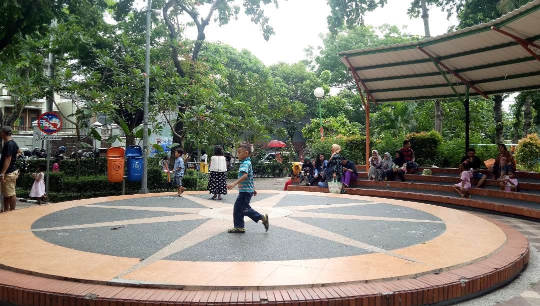 Suasana Taman Prestasi Surabaya yang cukup ramai dikunjungi pengunjung pada libur Natal, Selasa, 25 Desember 2018 (Foto: Pita/ngopibareng.id)