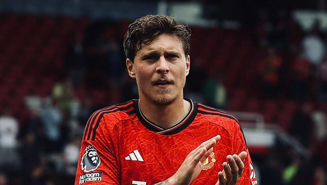 Victor Lindelof cedera sampai akhir musim