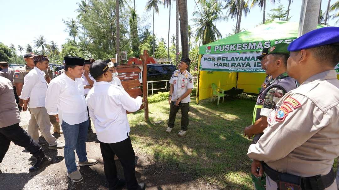 Nakes dari Pemkab Banyuwangi disiagakan di pos palayanan yang ada di seluruh Banyuwangi (Foto: Humas Pemkab Banyuwangi)