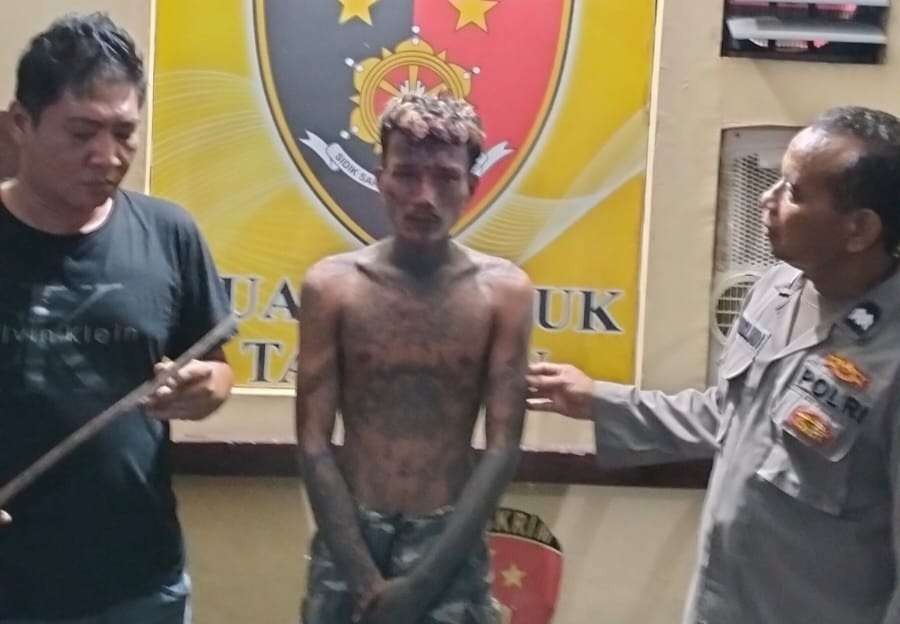 Pelaku pembawa senjata tajam yang diamankan anggota Polsek Babat. (Foto: Istimewa)