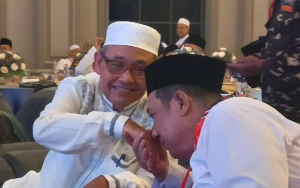 Rais Syuriah dan Ketua Tanfidziah terpilih PCNU Kota Surabaya, 2024 - 2029, KH Zul Hilmi Ghazali dan H Masduki Toha. (Foto:dok/ngopibareng.id)