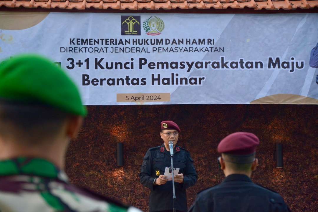 Lapas Lamongan yang dipimpin Mahrus itu sudah melakukan tes urine lebih dari separuh warga binaannya.(Foto: dok. Humas Kemenkumham Jatim)