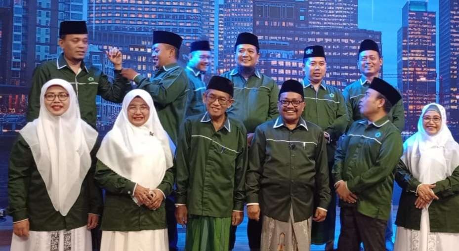 Ketua PWNU ISNU Jatim Prof M. Mas'ud Said dan jajarannya berucap Lebaran. (Foto:dok/ngopibareng.id)