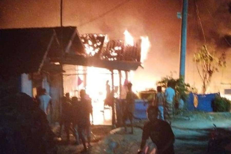 kebakaran lokasi penampungan minyak mentah ilegal di Desa Plantungan Kecamatan Blora. (Foto: Tangkapan layar video)