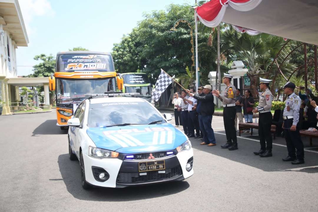 Program balik mudik gratis diberangkatkan oleh Pemkab Tuban (Foto: dok. Pemkab Tuban)