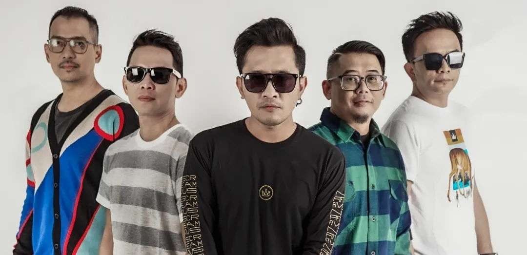 Rezcky Purba, vokalis grup band The Titans (tengah) dipecat per 27 Maret 2024. (Foto: Instagram)