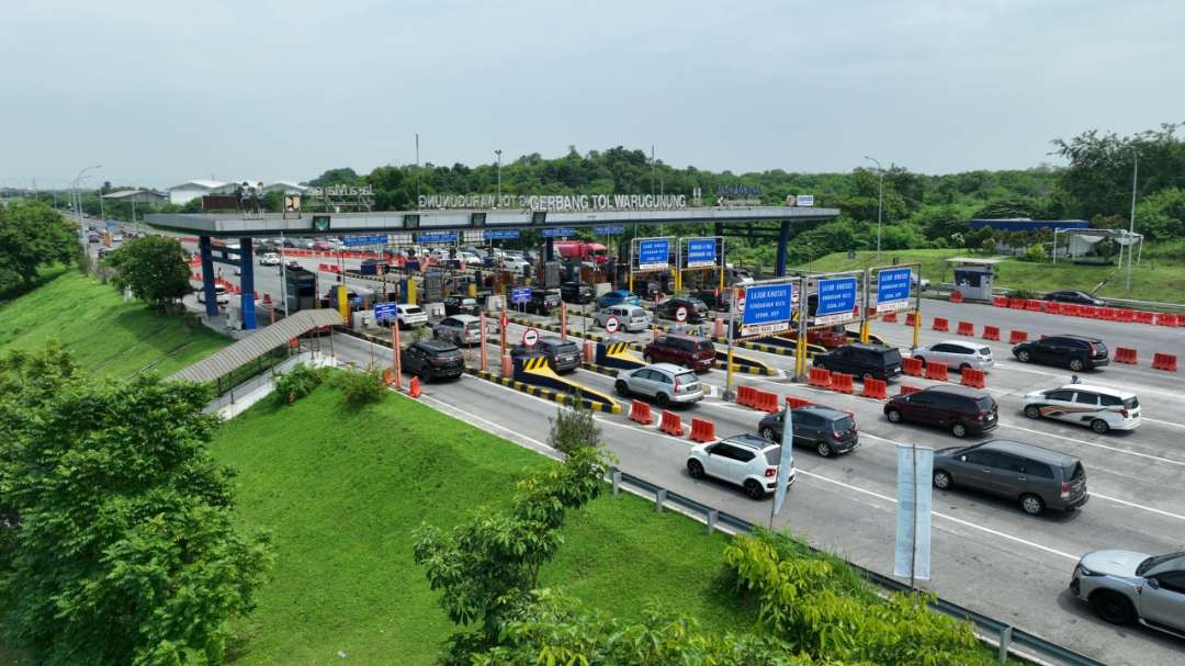 Suasana Gerbang Tol Warugunung, pada masa arus mudik lebaran 2024. (Foto: PT Jasamarga Surabaya-Mojokerto)