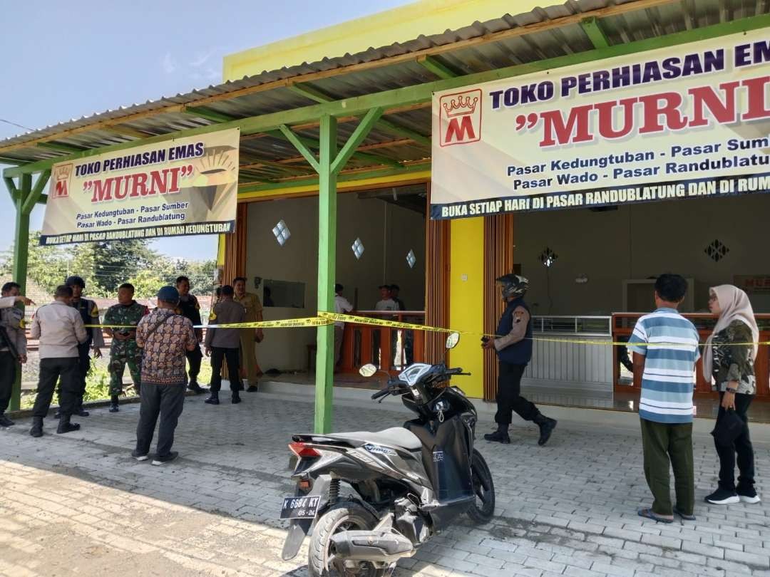 Lokaso kejadian perampokan bersenjata api di Desa Wadu Kecamatan Kedungtuban, Blora. (Foto: sampurno/ngopibareng.id)