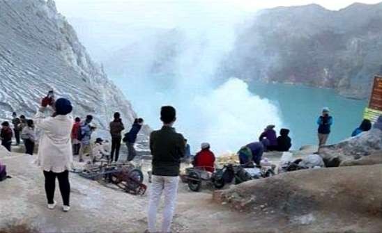 Objek wisata alam Kawah Ijen paling banyak dikunjungi wisatawan selama dua pekan libur Lebaran 2024. (Foto: Dokumentasi Disparbudpora Bondowoso)