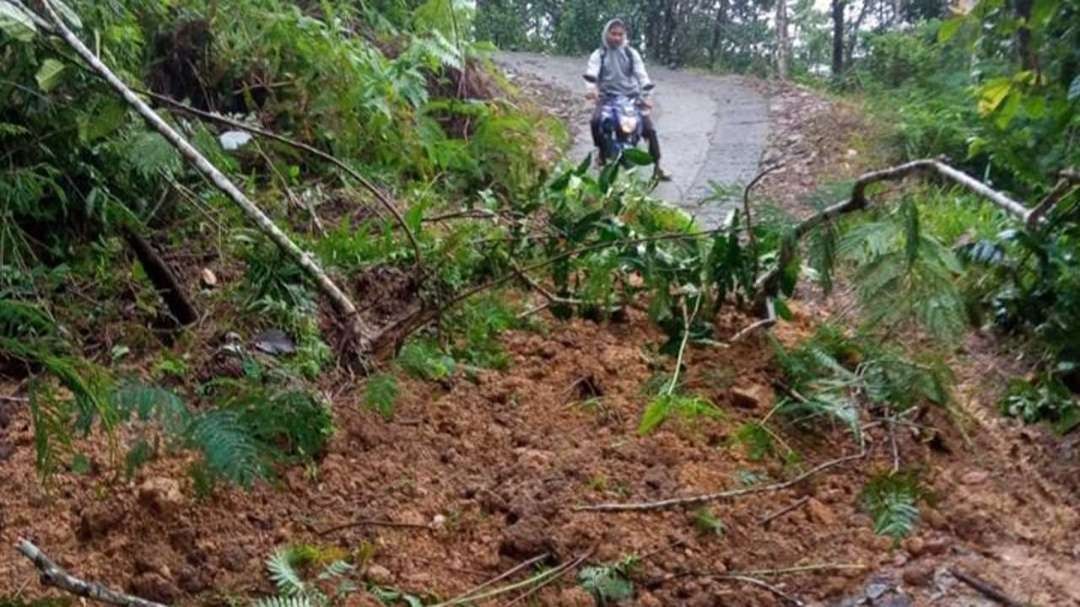 Hujan lebat di Trenggalek mengakibatkan berbagai bencana alam. Seperti longsor di Dukuh Jerambah, Dusun Buluroto, Desa Ngadimulyo, Kecamatan Kampak. (Foto: Dok BPBD Trenggalek)