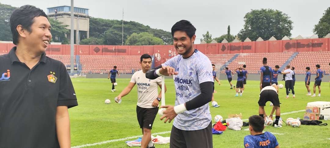 Mantan Penjaga Gawang Persik Kediri Kartika Ajie yang kini membela Persita Tangerang (Foto: Fendi Lesmana/ngopibareng.id)