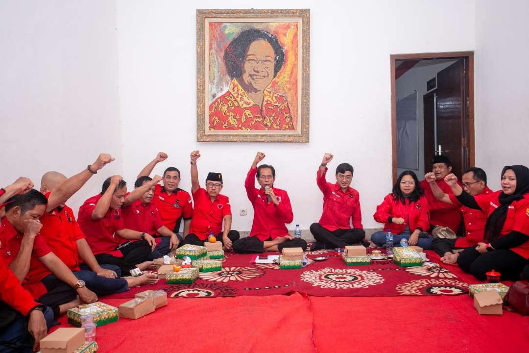 Diskusi PDI Perjuangan Kota Surabaya, yang menghadirkan narasumber pemerhati politik Airlangga Pribadi, PhD, dosen Ilmu Politik FISIP Universitas Airlangga. Juga politisi muda PDIP, Aryo Seno Bagaskoro. (Foto: PDIP Kota Surabaya)