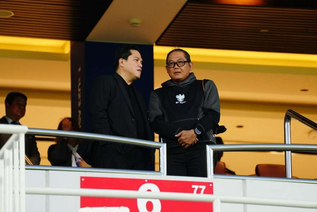 Ketua Umum PSSI Erick Thohir dan manajer Timnas Sumardji. (Foto: PSSI)