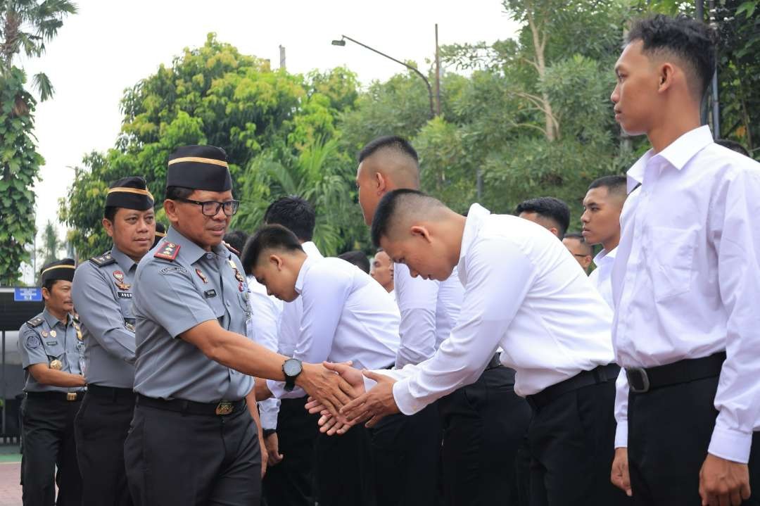 Kakanwil Kemenkumham Jatim, Heni Yuwono berharap Calon Pegawai Negeri Sipin (CPNS) angkatan 2024 yang baru pertama kali masuk kerja memiliki karakter yang sesuai dengan tata nilai Kemenkumham. (Foto: Kemenkumham Jatim)