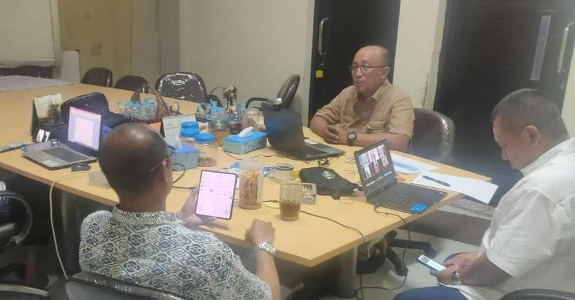 PWI Jatim dalam acara silaturahmi secara virtual dengan Konjen RI Cape Town, Afsel. (Foto: PWI Jatim)