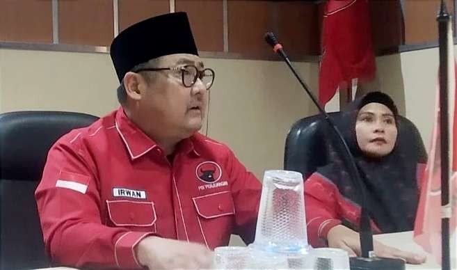 Ketua DPC PDIP Bondowoso Irwan Bachtiar Rahmat mengatakan PDIP akan berkoalisi mengusung bacabup-bacawabup pada Pilkada 2024.(Foto:Guido/Ngopibareng.id)