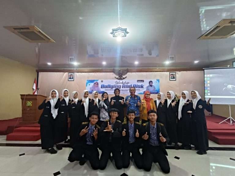 Pelajar ikut acara workshop soal bullying yang digelar Polres Ngawi dan Dinas Kominfo Ngawi pada Kamis 25 April 2024. (Foto: dok. polres ngawi)