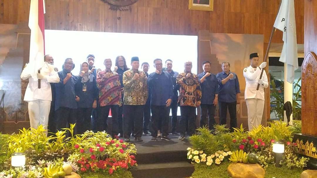 Resepsi HPN 2024, belasan pengurus Persatuan Wartawan Indonesia (PWI) Kediri Raya dilantik. (Foto: Fendi Lesmana/Ngopibareng.id)