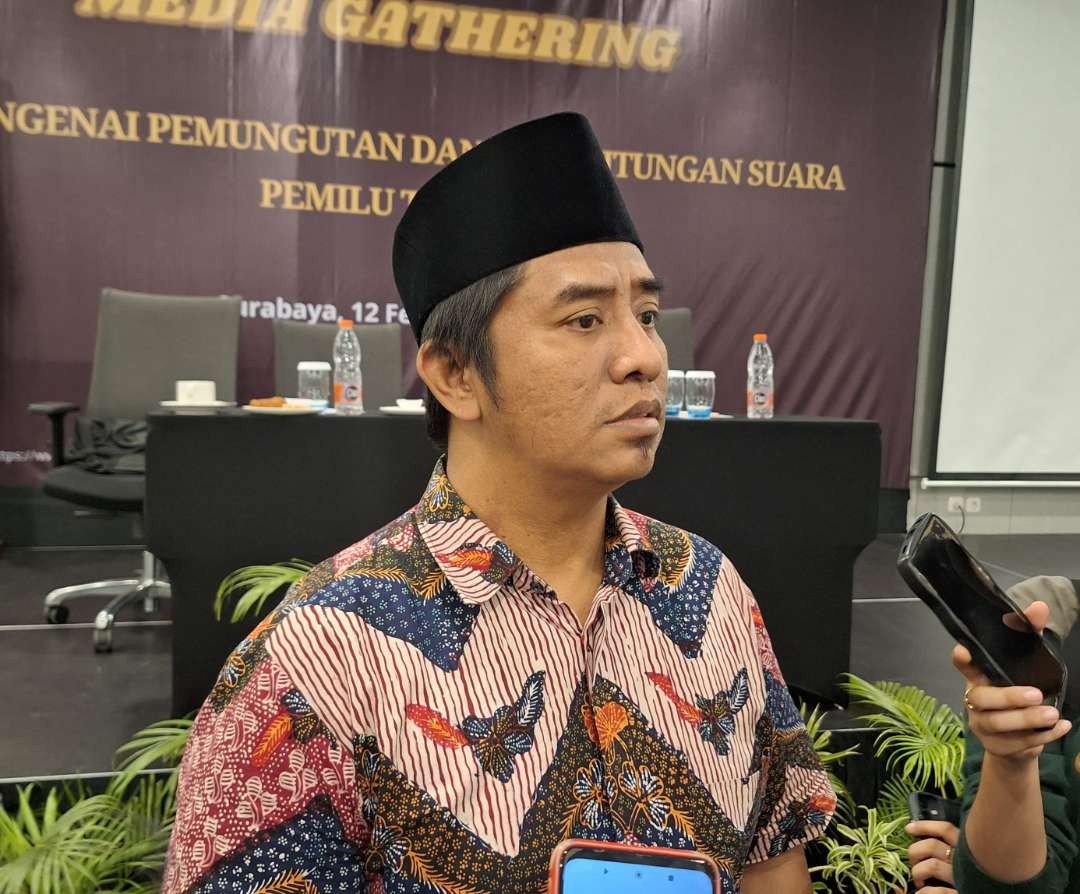 Koordinator Divisi Sosialisasi Pendidikan Pemilih, Partisipasi Masyarakat, dan Sumber Daya Manusia KPU Kota Surabaya, Subairi. (Foto: Julianus Palermo/Ngopibareng.id)